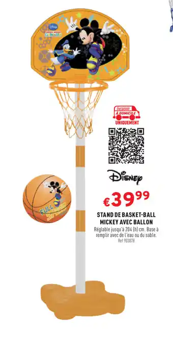Stand de basket-ball mickey avec ballon