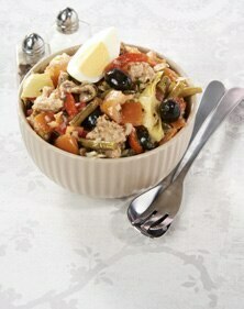 U Express SALADE NIÇOISE AU THON OU DUO D'ANANAS ET DE CAROTTES AU SURIMI offre