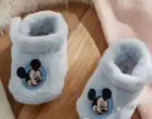 Chaussons layette minnie ou mickey disney