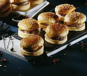 MINI CHEESEBURGERS BOEUF CHAROLAIS CHEDDAR & SAUCE COCKTAIL