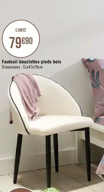 Géant Casino Fauteuil bouclettes pieds bois offre