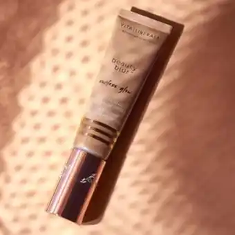 Vita liberata beauty blur crème teintée illuminateur autobronzant progressif - latte bb crème visage avec autobronzant