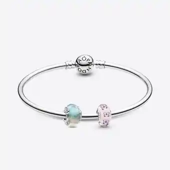 Bracelet composé verre de murano multicolore et rose papillon