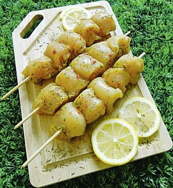 Casino Supermarchés Brochettes de poulet thym-citron ou à la provençale ou tajine x3 offre