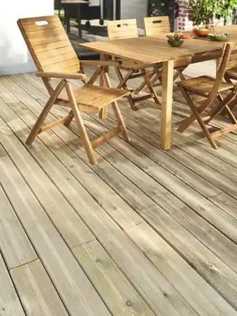 Brico Dépôt Goodhome lame de terrasse en pin "lemhi" c4 - vert - l. 240 x l. 14,4 cm, ép. 27 mm offre