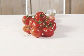 Super U TOMATE RONDE EN GRAPPE offre