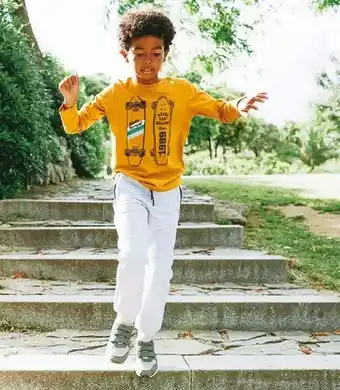 Auchan TEE-SHIRT GARÇON ET PANTALON GARÇON offre