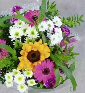 Géant Casino Bouquet composé 13 tiges offre