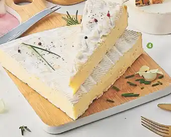 Cora x Carrefour Brie label rouge 26 % de m.g. offre