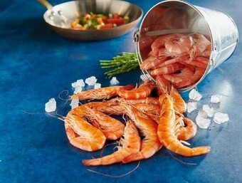Auchan CREVETTES ENTIÈRES CUITES RÉFRIGÉRÉES offre