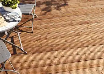 Brico Dépôt Goodhome lame de terrasse lemhi pin teinté brun offre