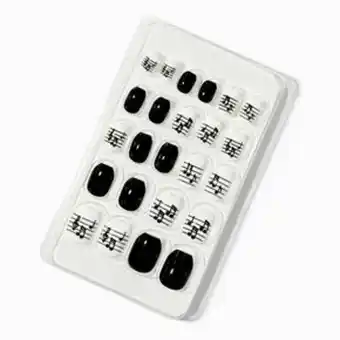 Claire's Faux ongles vegan autocollants ballerine notes de musique noires et blanches - lot de 24 offre