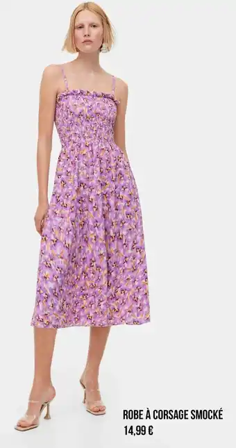 Robe a corsage smocké