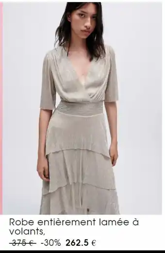 Robe entierement lamee a volants