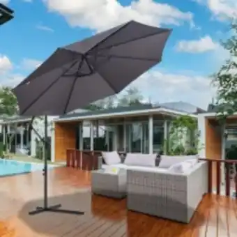 E.Leclerc Brico Parasol déporté octogonal inclinable manivelle avec pied en acier ø 3 x 2,5h m vert offre