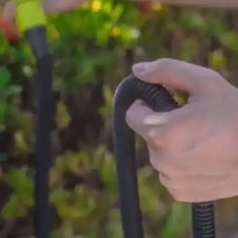 E.Leclerc Brico Tuyau d'arrosage extensible - suan - kit complet avec accessoires - longueur : 10 à 30 mètres offre