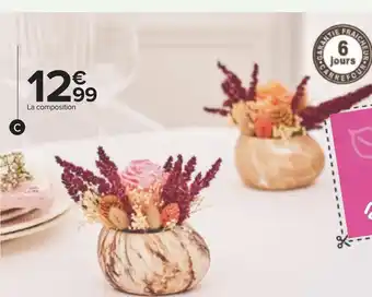Carrefour Composition de fleurs séchées et rose éternelle dans un galet offre