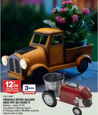 ALDI VÉHICULE RÉTRO SOLAIRE AVEC POT DE FLEUR offre