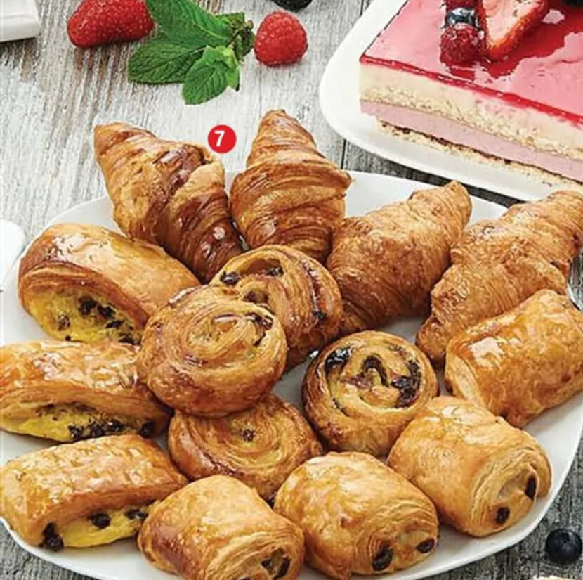 Cora Mini viennoiseries : croissants, pains aux raisins et pains au chocolat x 15, 300 g offre