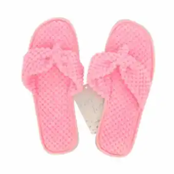 b&m Pantoufles tong poilue rose offre