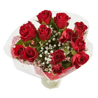 Auchan Supermarché Bouquet de 12 roses + gypsophile offre