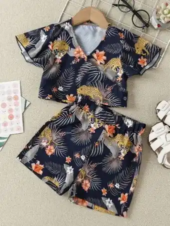 SheIn Petite fille short & top tropical & à imprimé animal manches papillon offre