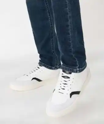 Gémo Baskets homme à lacets et détails contrastés style retro offre