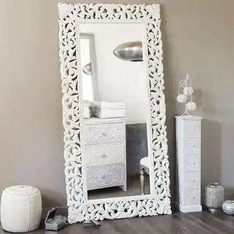 Maisons du Monde Miroir en bois de manguier sculpté 90x180 offre