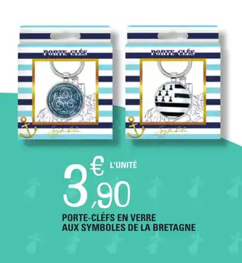 E.Leclerc PORTE-CLÉFS EN VERRE AUX SYMBOLES DE LA BRETAGNE offre