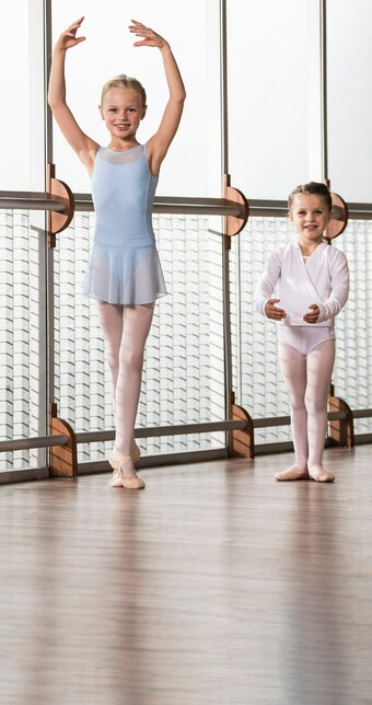 Decathlon Demi pantalon semelle entière en cuir de danse classique et collants de danse classique fille offre