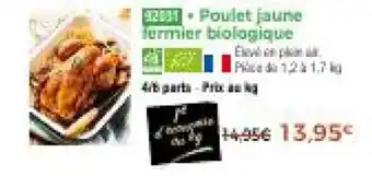 Poulet jaune fermier biologique