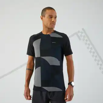 Decathlon T-shirt running respirant homme - kiprun light mangue offre
