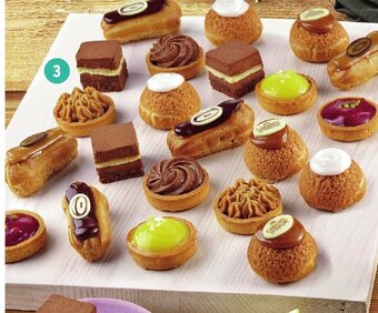E.Leclerc 24 MINI GÂTEAUX LUNCH(3)(6)(7) COUPE DU MONDE DE RUGBY "FLOREPI" offre