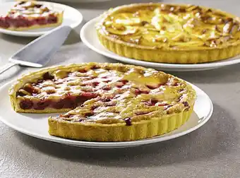 Géant Casino Tarte clafoutis ananas ou pommes ou cerises (600g) offre