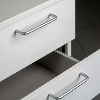 Bricorama Emuca poignée pour meuble coimbra, l 136 mm, entraxe 128 mm, acier, chromé offre