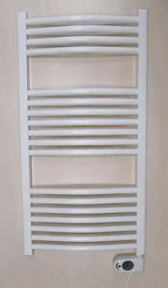 Bricorama Sèche-serviettes à inertie fluide 450w blanc - 0.636.032 offre