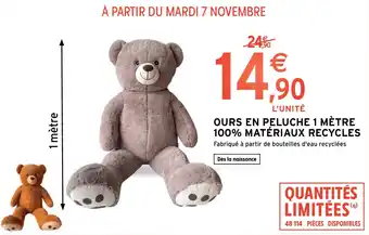 Intermarché Hyper OURS EN PELUCHE 1 MÈTRE 100% MATÉRIAUX RECYCLES offre