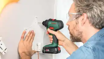 Bricomarché Perceuse-visseuse sans-fil advanceddrill + 2 batteries li-ion 2.5ah offre
