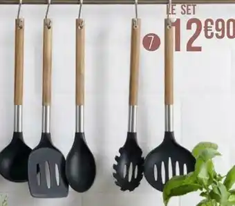 Géant Casino Set de 5 ustensiles de cuisine offre