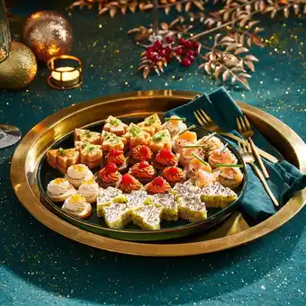 Carrefour 36 mini canapés de noël offre