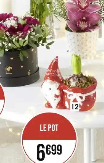Géant Casino 12 Céramique Père Noël avec lumière offre