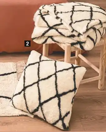 ALDI Home creation set plaid et coussin teddy offre