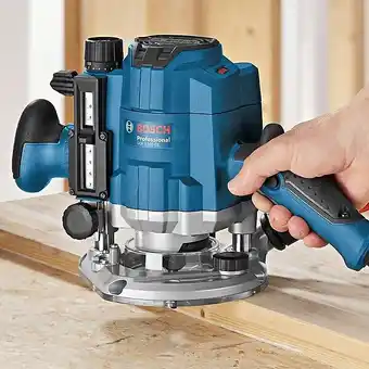 Brico Cash Défonceuse bosch 0601626000 gof 1250 ce professional 1250w offre