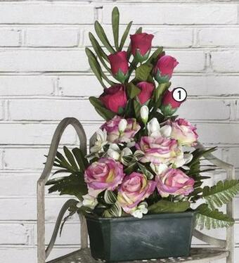 Centrakor La jardinière de boutons de roses et orchidées offre