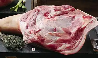 Casino Supermarchés Porc épaule entière avec os offre