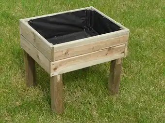 Bricomarché Carré potager sur pieds pour enfants offre