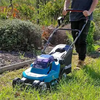 Brico Cash Tondeuse à gazon makita dlm382z 38cm 2x18v (machine nue) offre