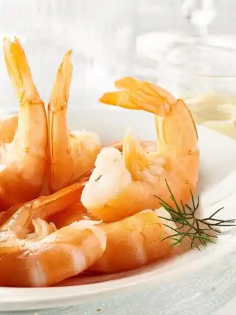Auchan Queues De Crevettes Non Décortiquées Cuites Réfrigérées offre