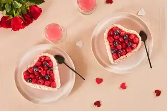 Carrefour Charlotte cœur fruits rouges 2 parts offre