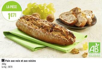 Pain aux noix et aux raisins